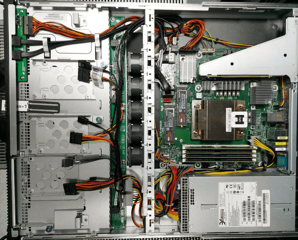 custom-dedicated-server-interior.png